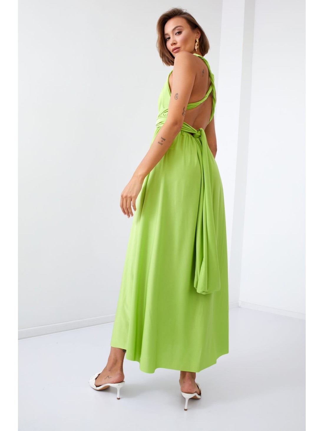 Maxi dress with a tie around the neck, lime green 30000 - Online store - Boutique